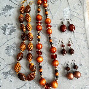 1950s -5 PC - 2 STATEMENT NECKLACES AND 3 PAIRS EARRINGS - GORGEOUS STONES